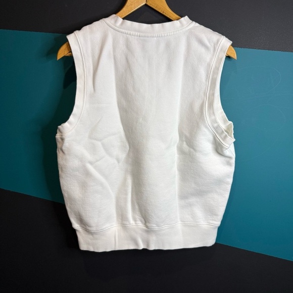 TNA White Sleeveless Vest Classic Knit Design - Picture 4 of 9